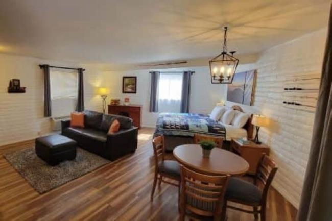 The Nook Pinetop Room photo